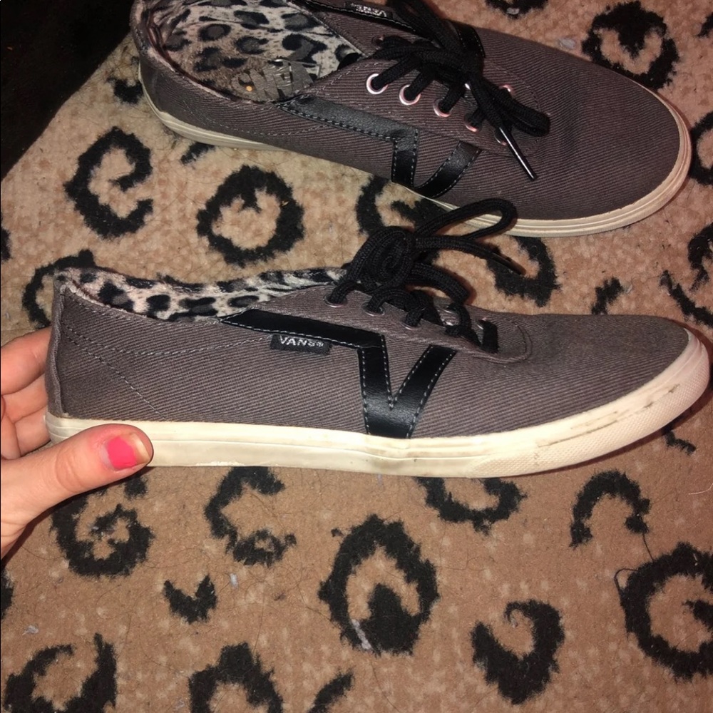 Vans - Picture 2 of 4